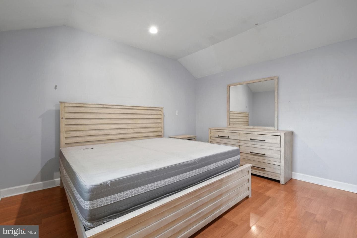 2516 Castle Street photo 22