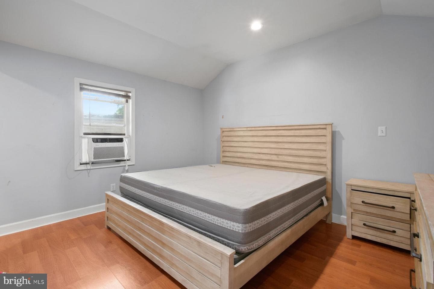 2516 Castle Street photo 24