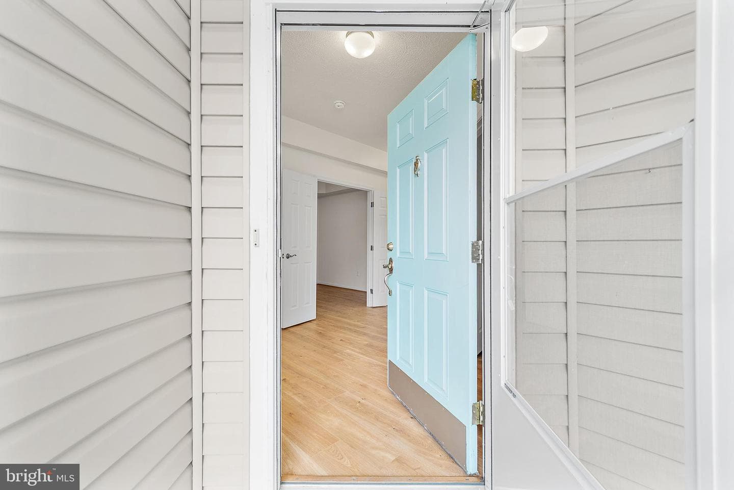 9540 Wedge Way photo 2