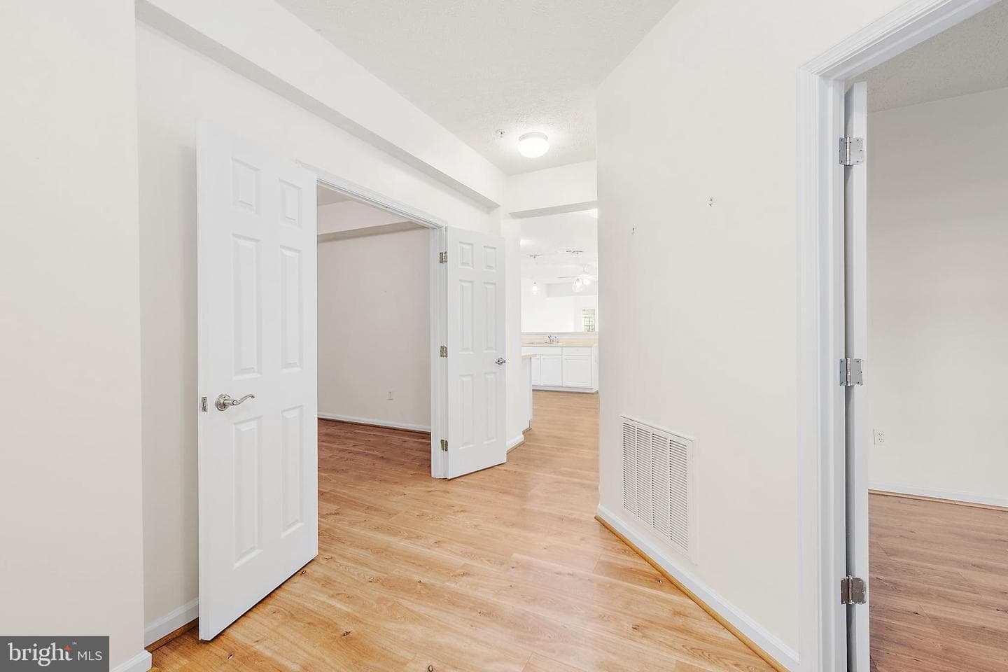 9540 Wedge Way photo 4