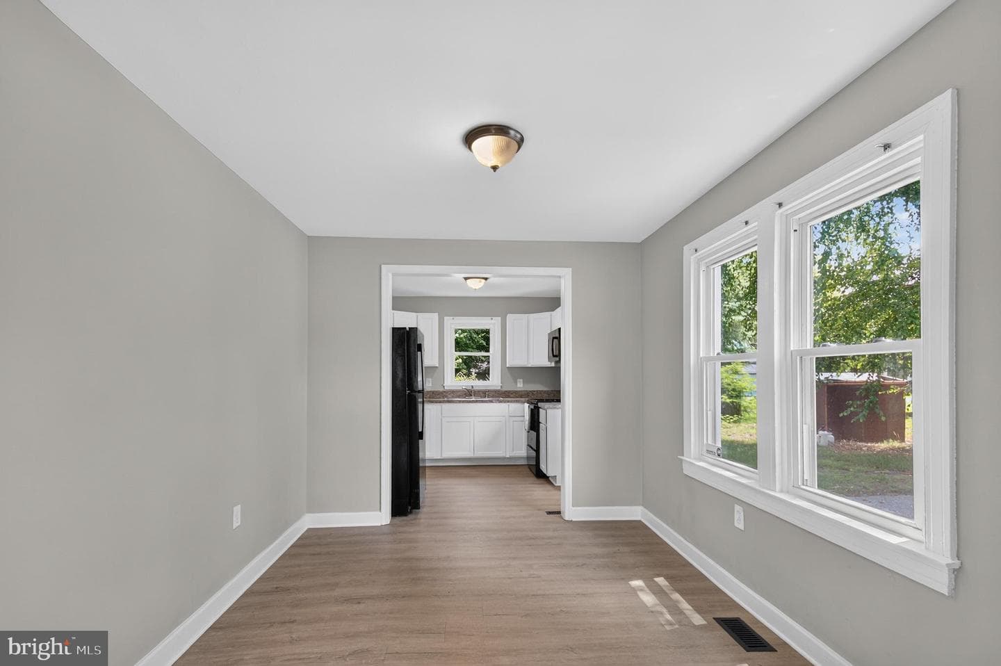 103 Russell Avenue photo 9