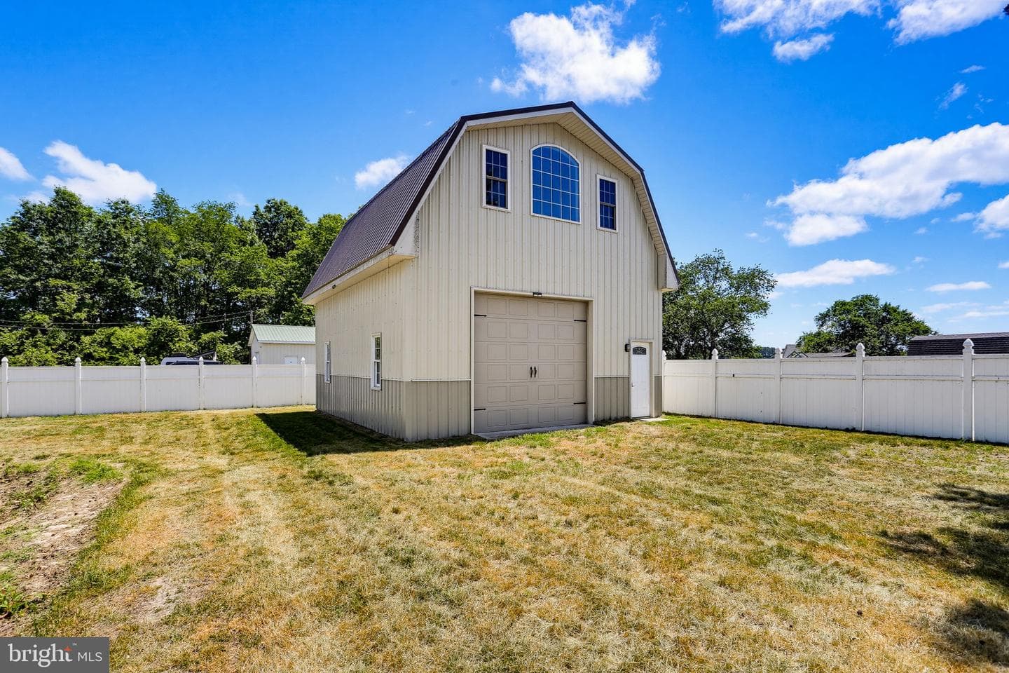 103 Whayland Drive photo 27