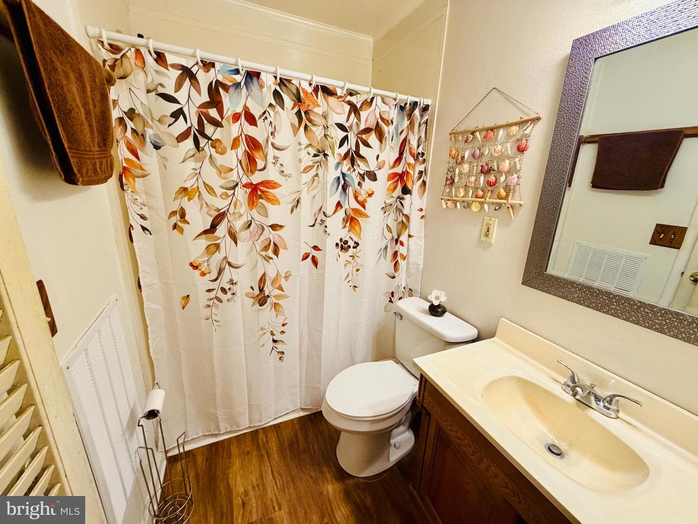 6858 Lois Avenue photo 30