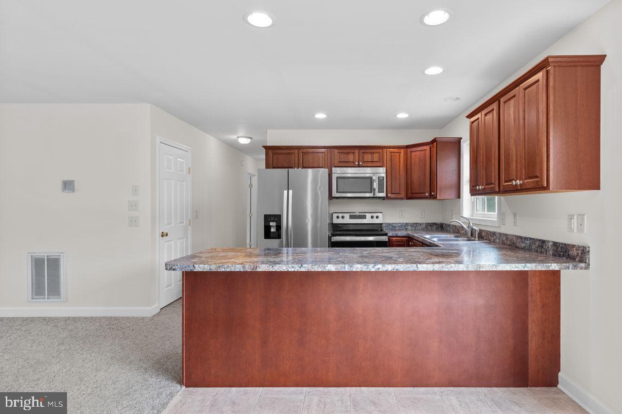 110 Glenbrooke Court photo 13