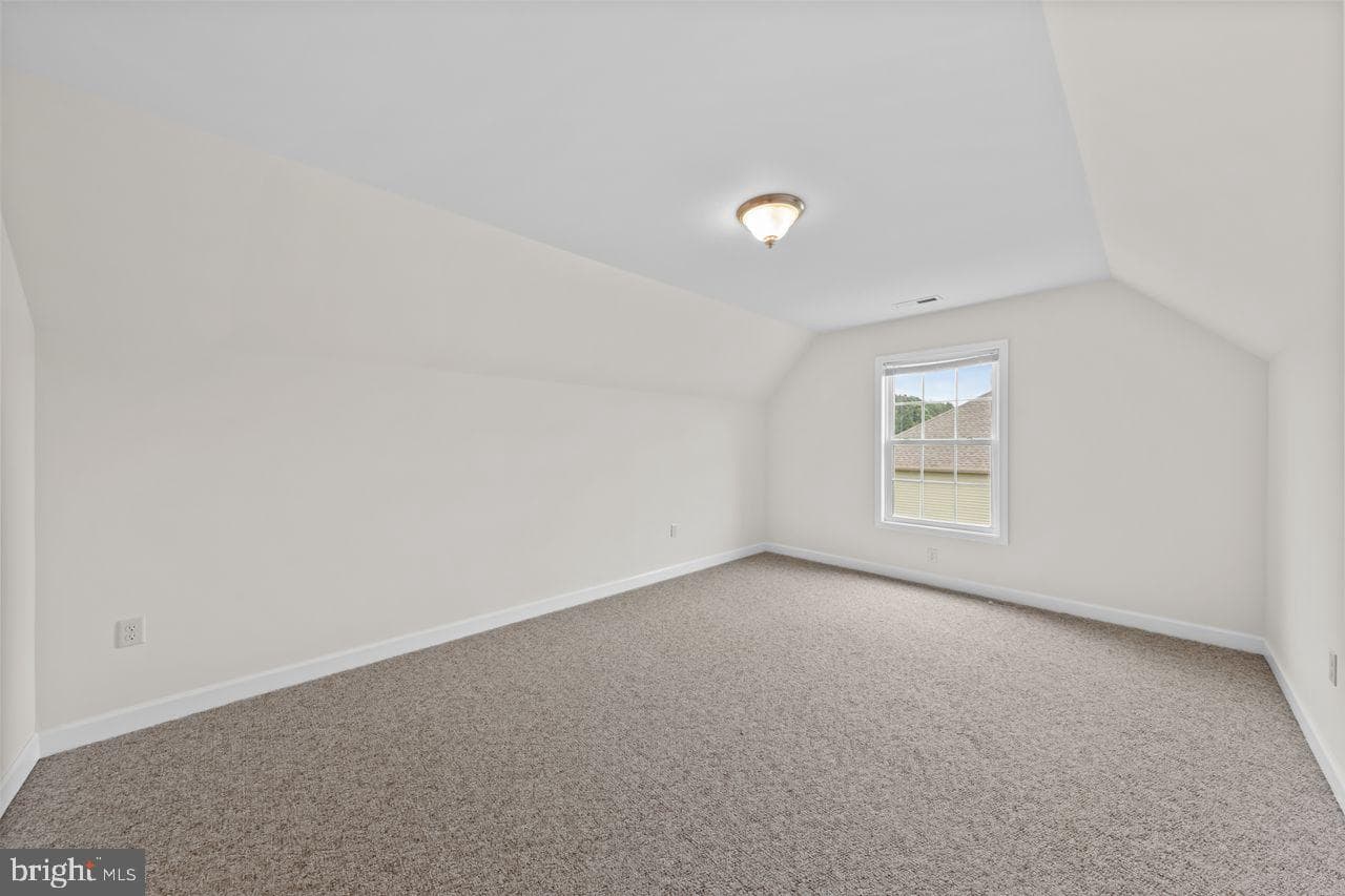 110 Glenbrooke Court photo 33