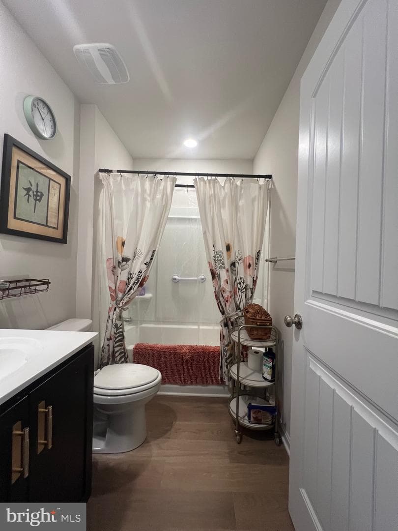 815 Derwent Ln photo 17