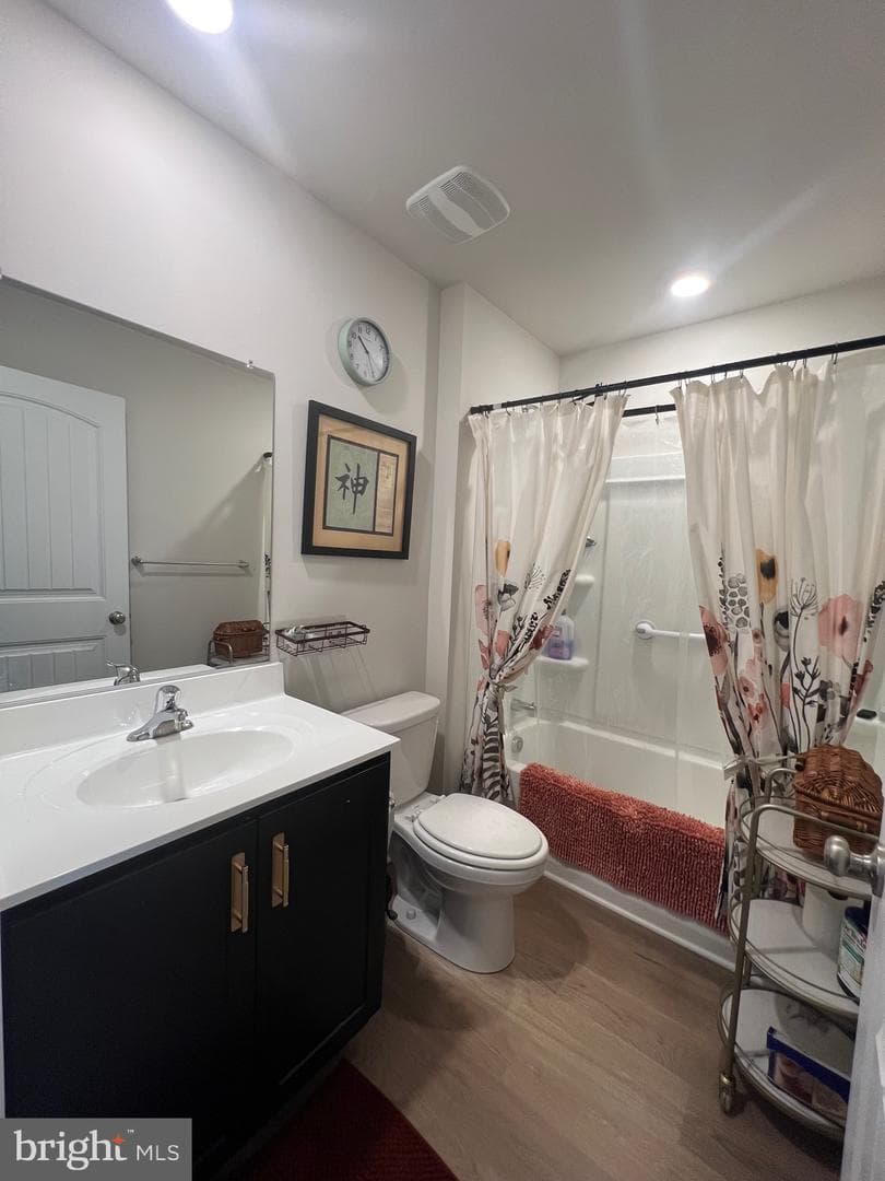 815 Derwent Ln photo 18