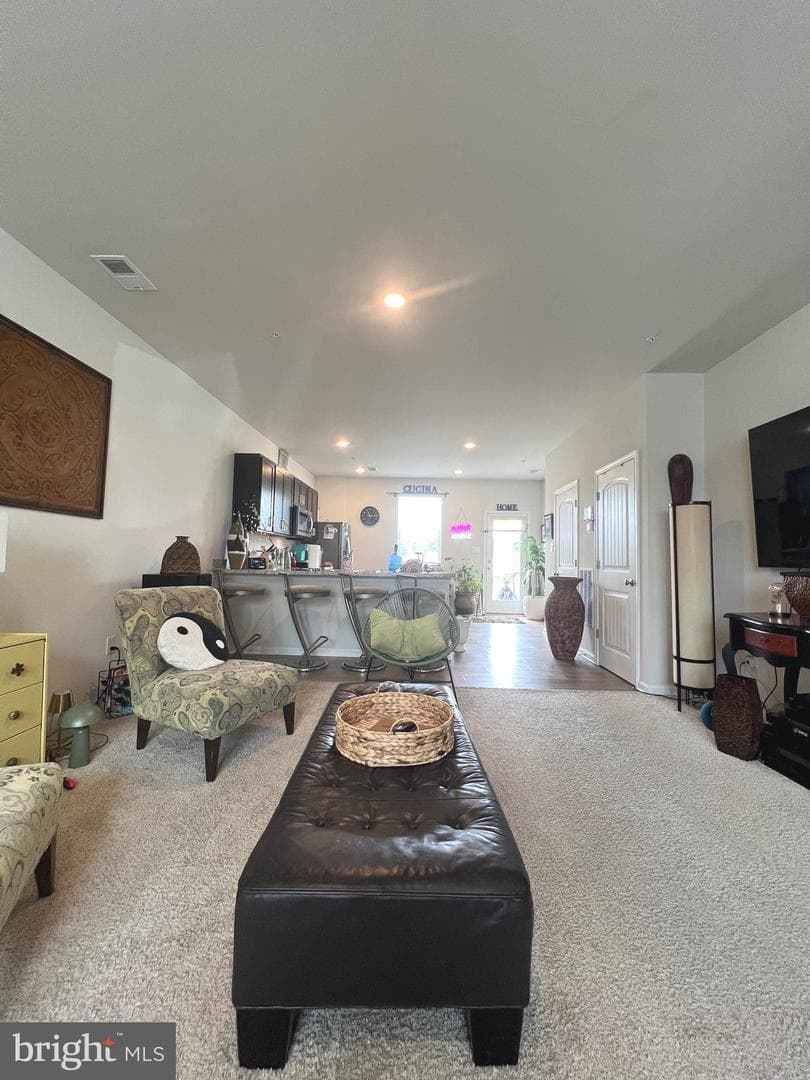 815 Derwent Ln photo 5