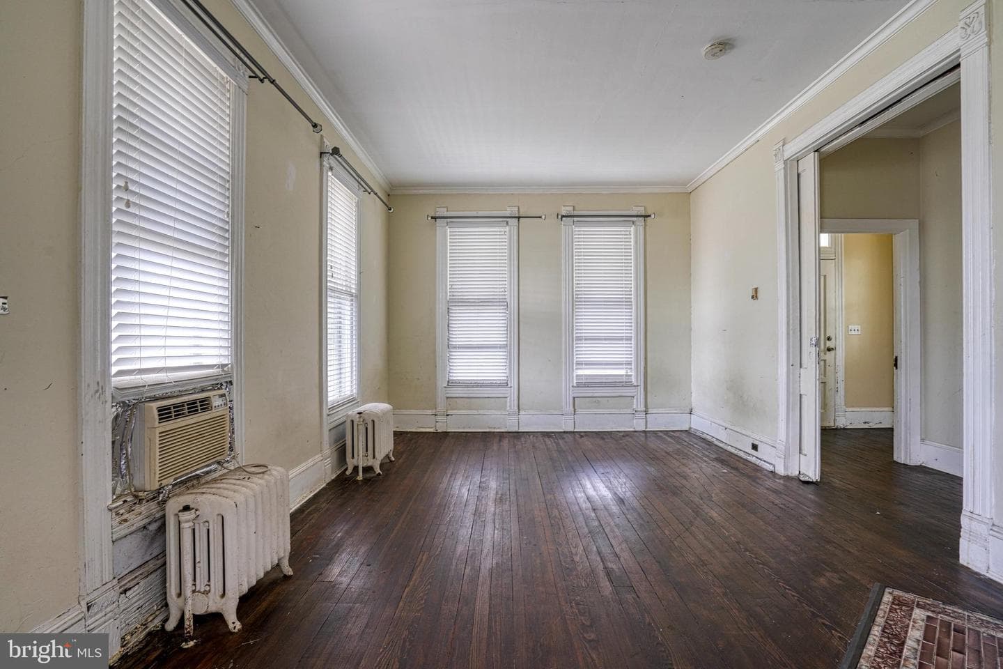 208 W Isabella Street photo 14