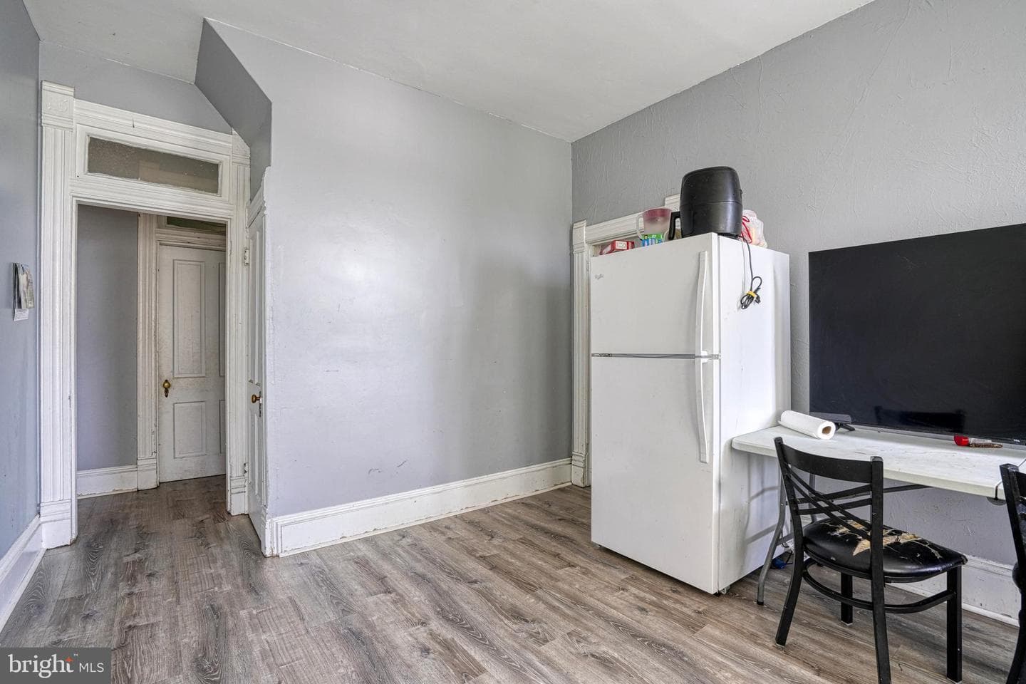 208 W Isabella Street photo 26