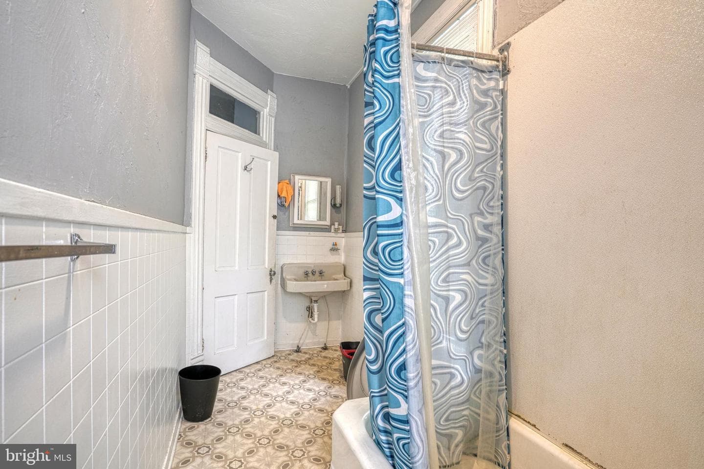 208 W Isabella Street photo 29