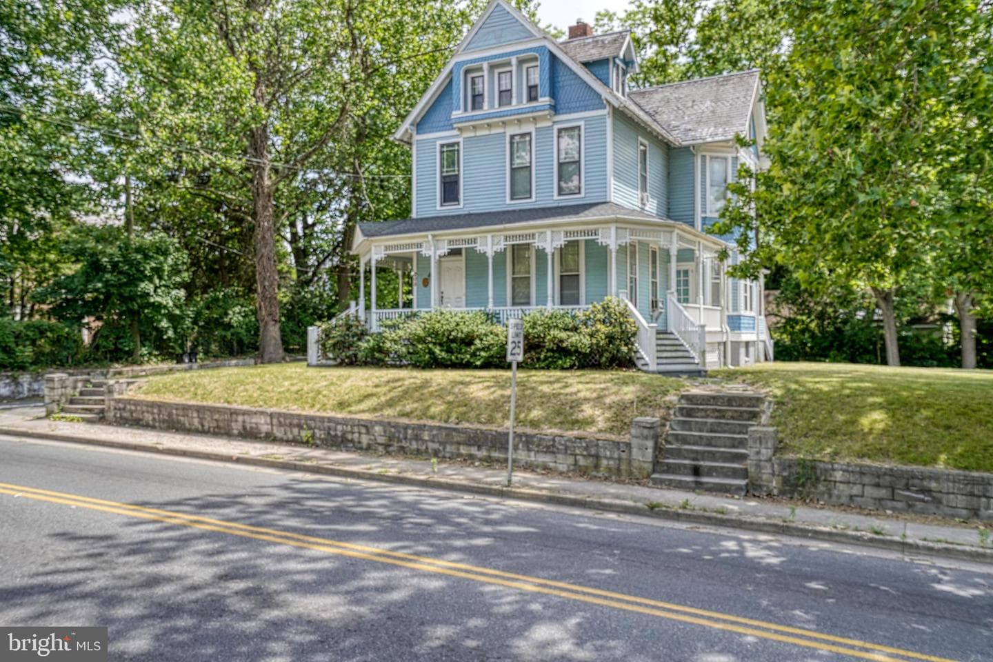 208 W Isabella Street photo 3
