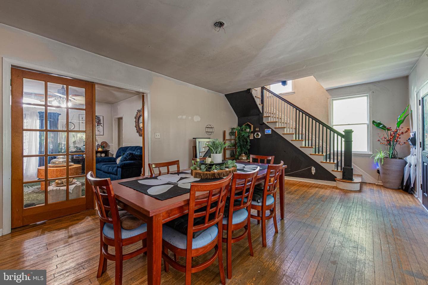 726 Smith Street photo 8
