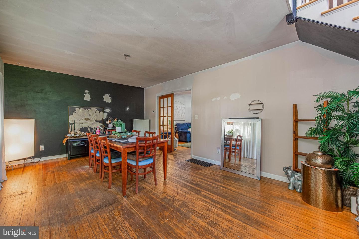 726 Smith Street photo 9