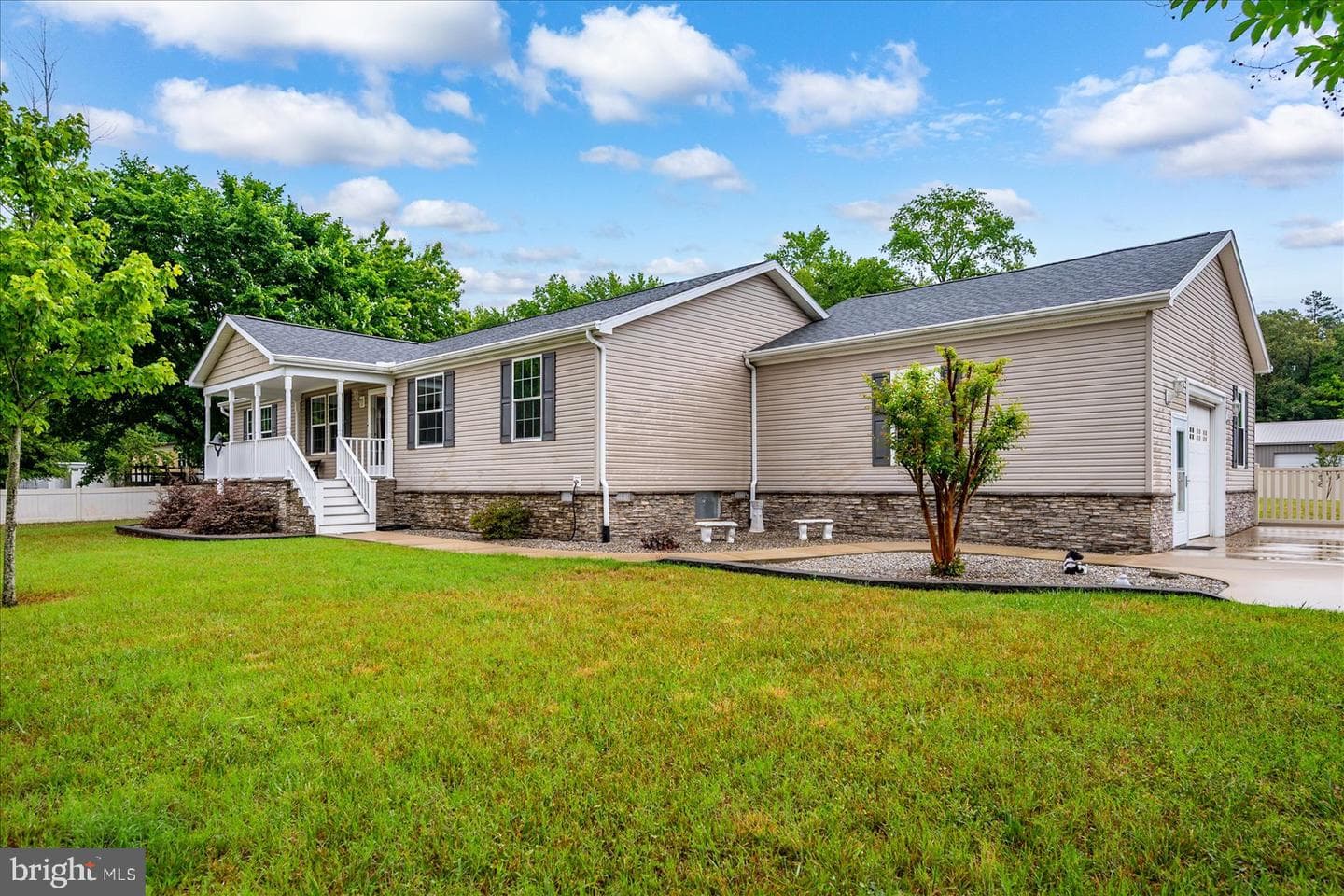 8225 Whitesville Road, Pittsville