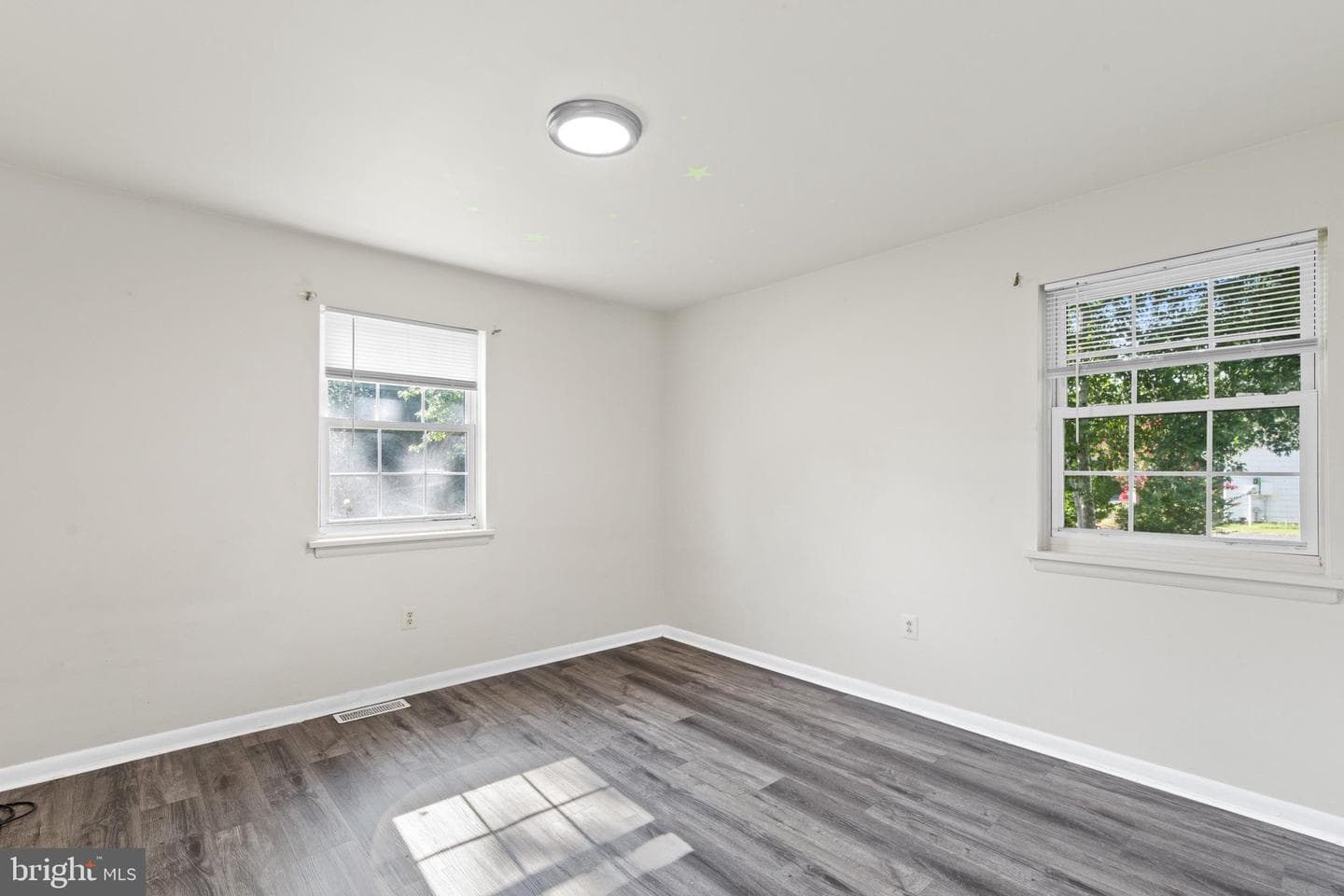 302 Brookview Drive photo 22