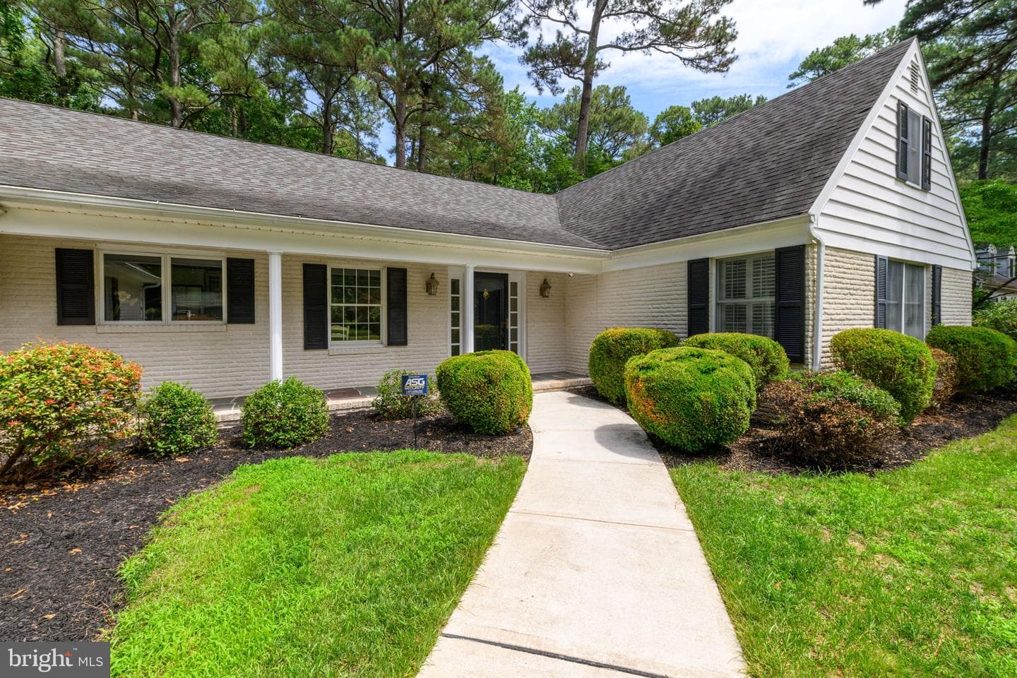 621 Douglas Road photo 4