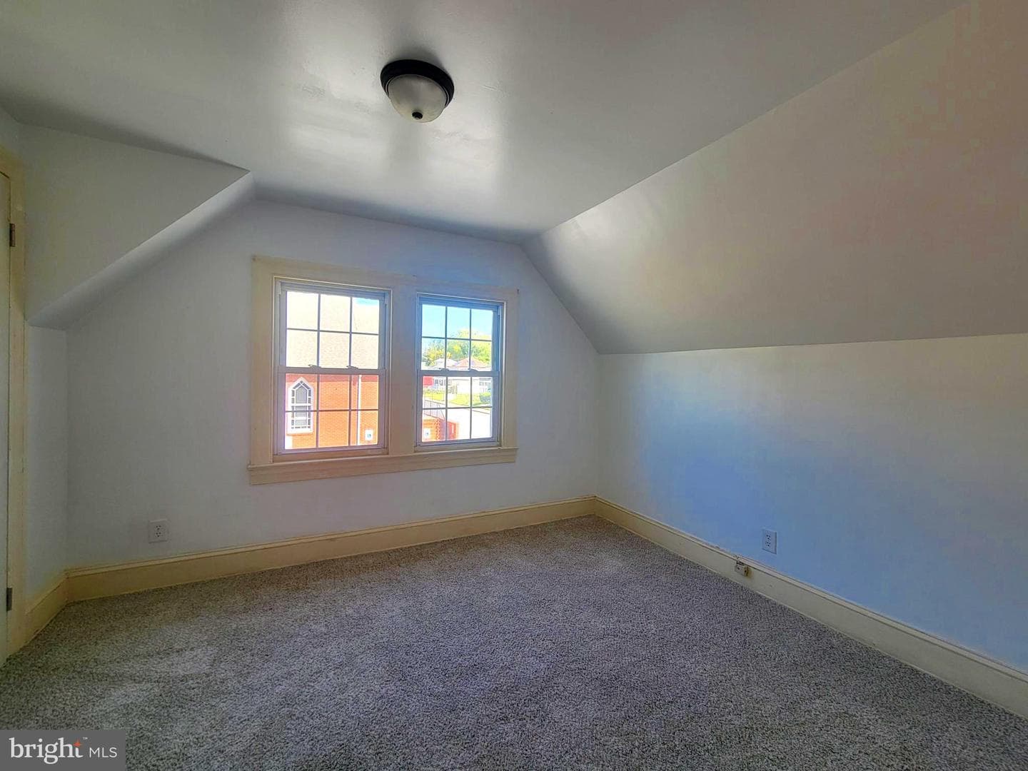 346 Delaware Avenue photo 13