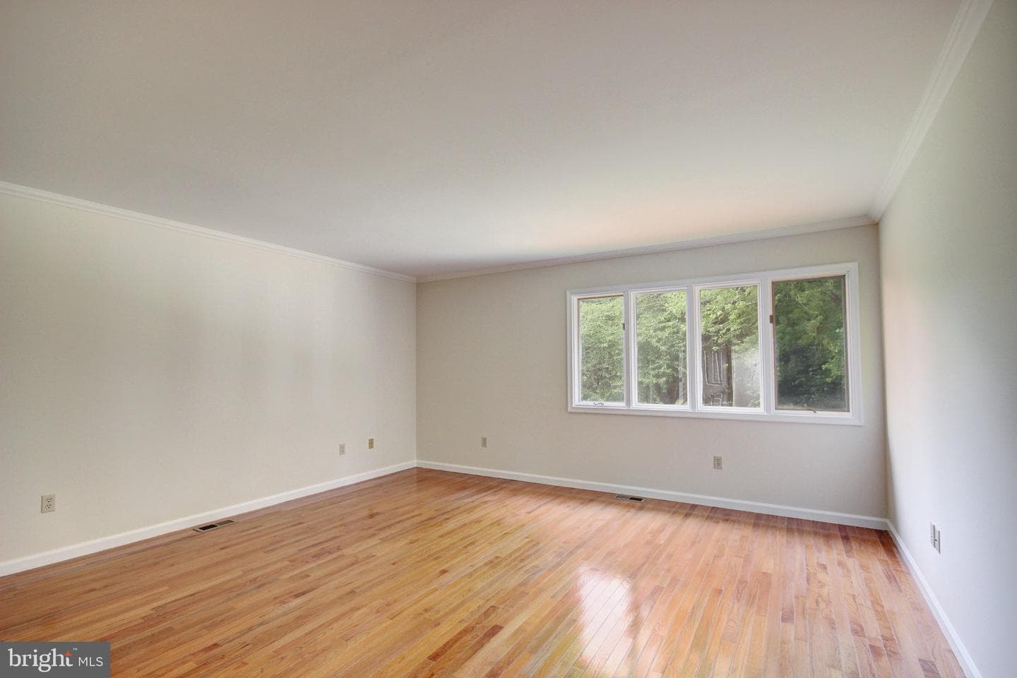 913 S Schumaker Drive photo 18