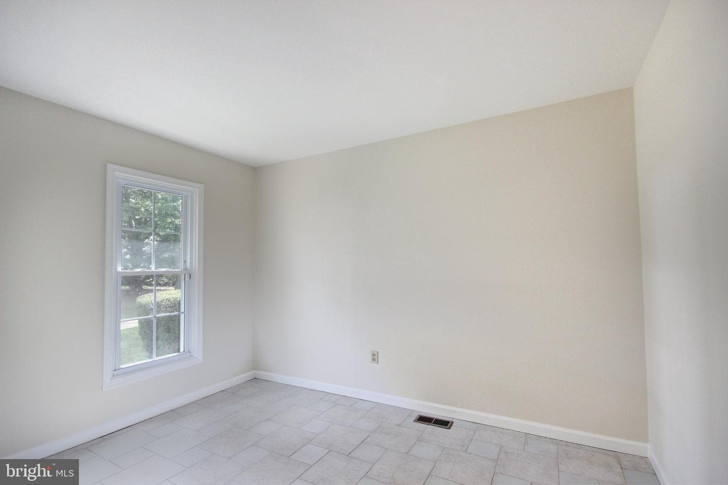 913 S Schumaker Drive photo 21