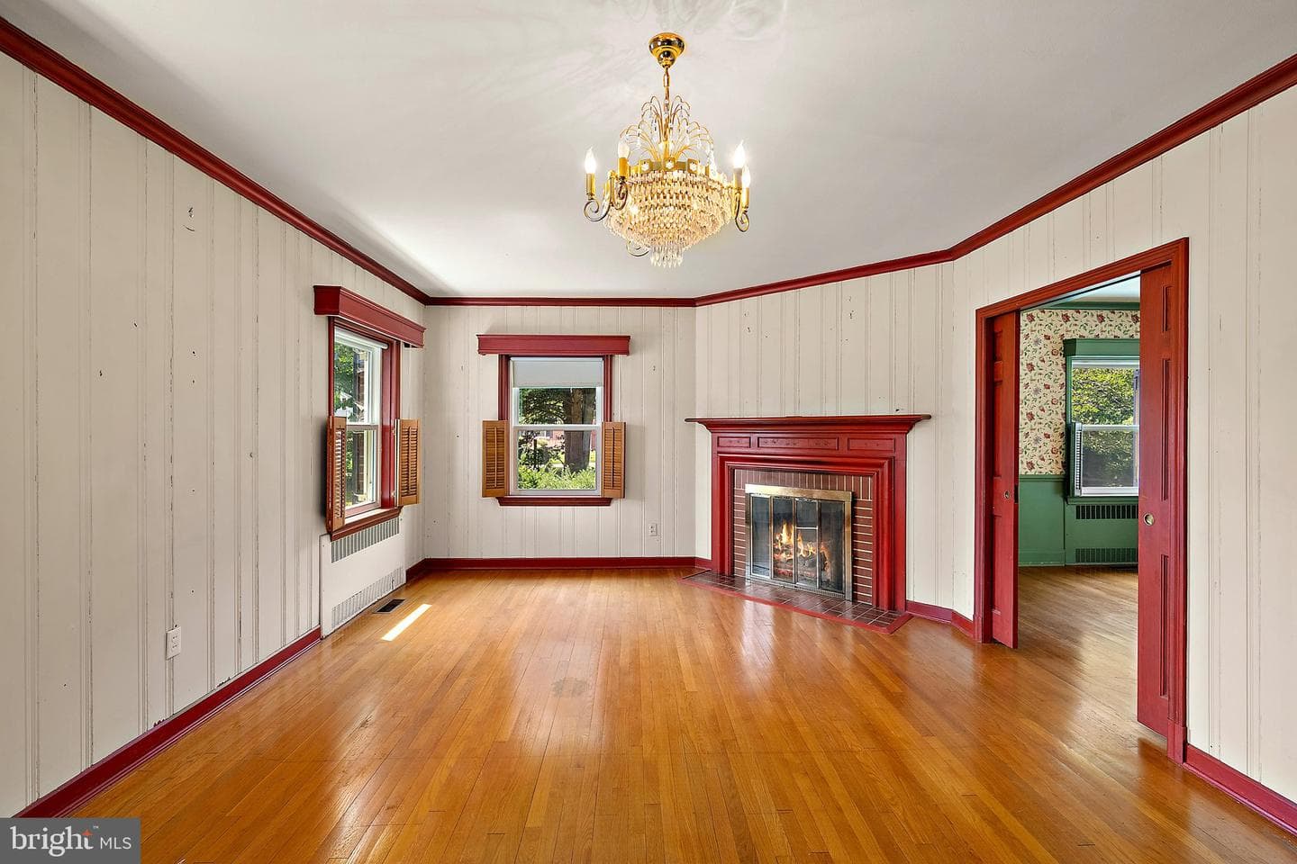 609 N Pinehurst Avenue photo 11
