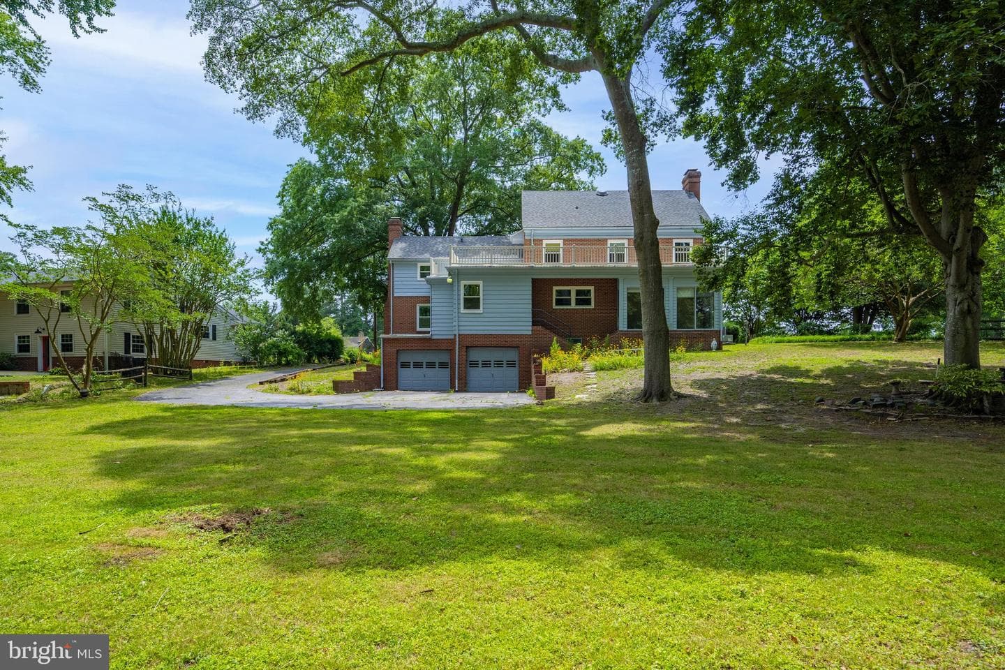 609 N Pinehurst Avenue photo 57