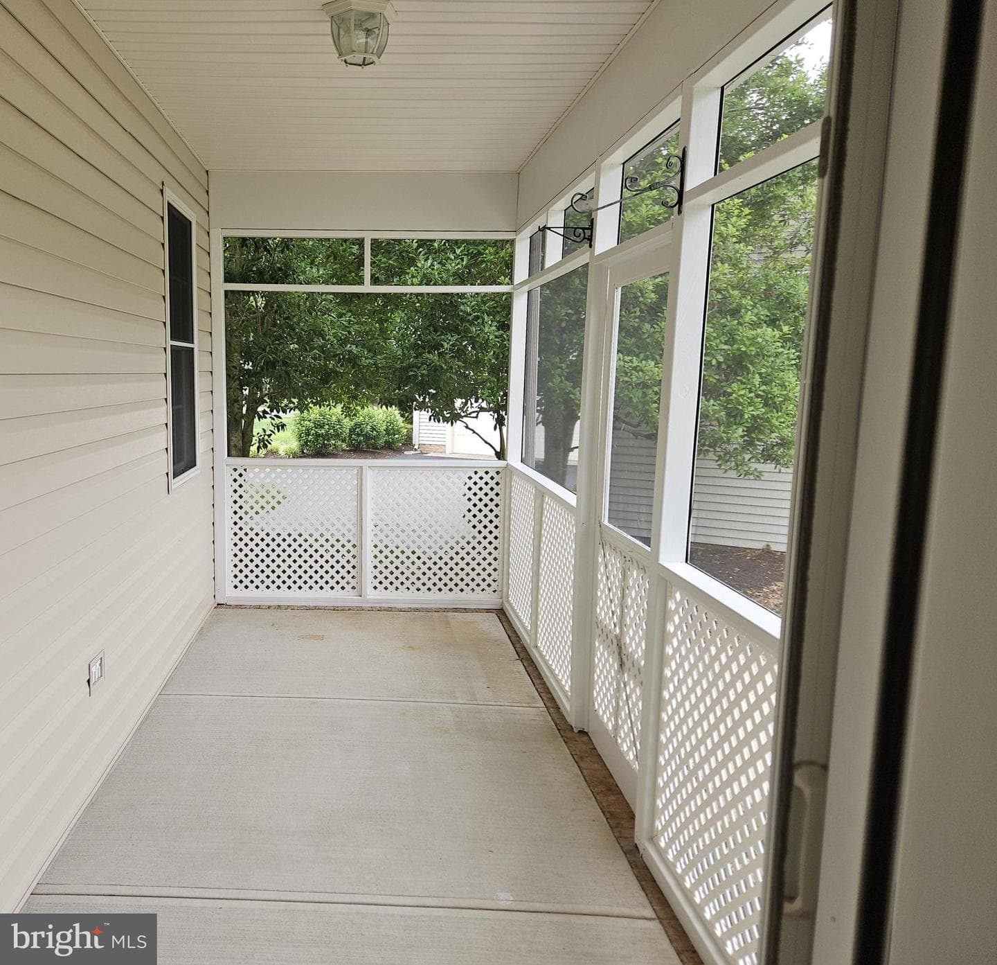 400 Parkwood Drive photo 17
