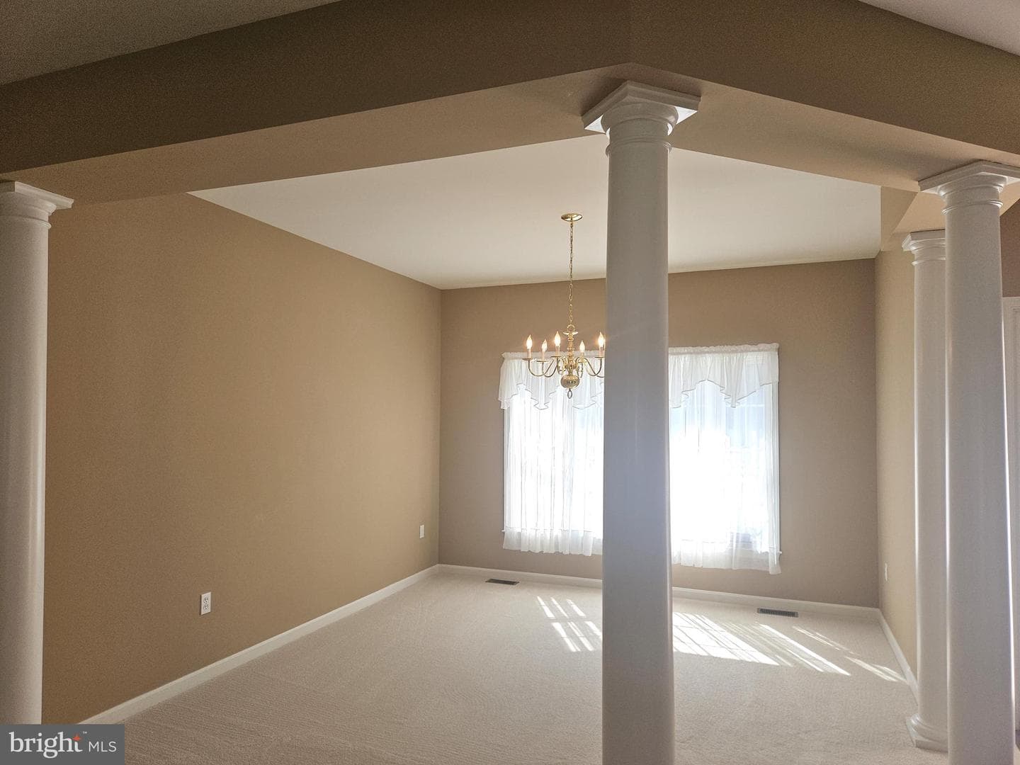 400 Parkwood Drive photo 4