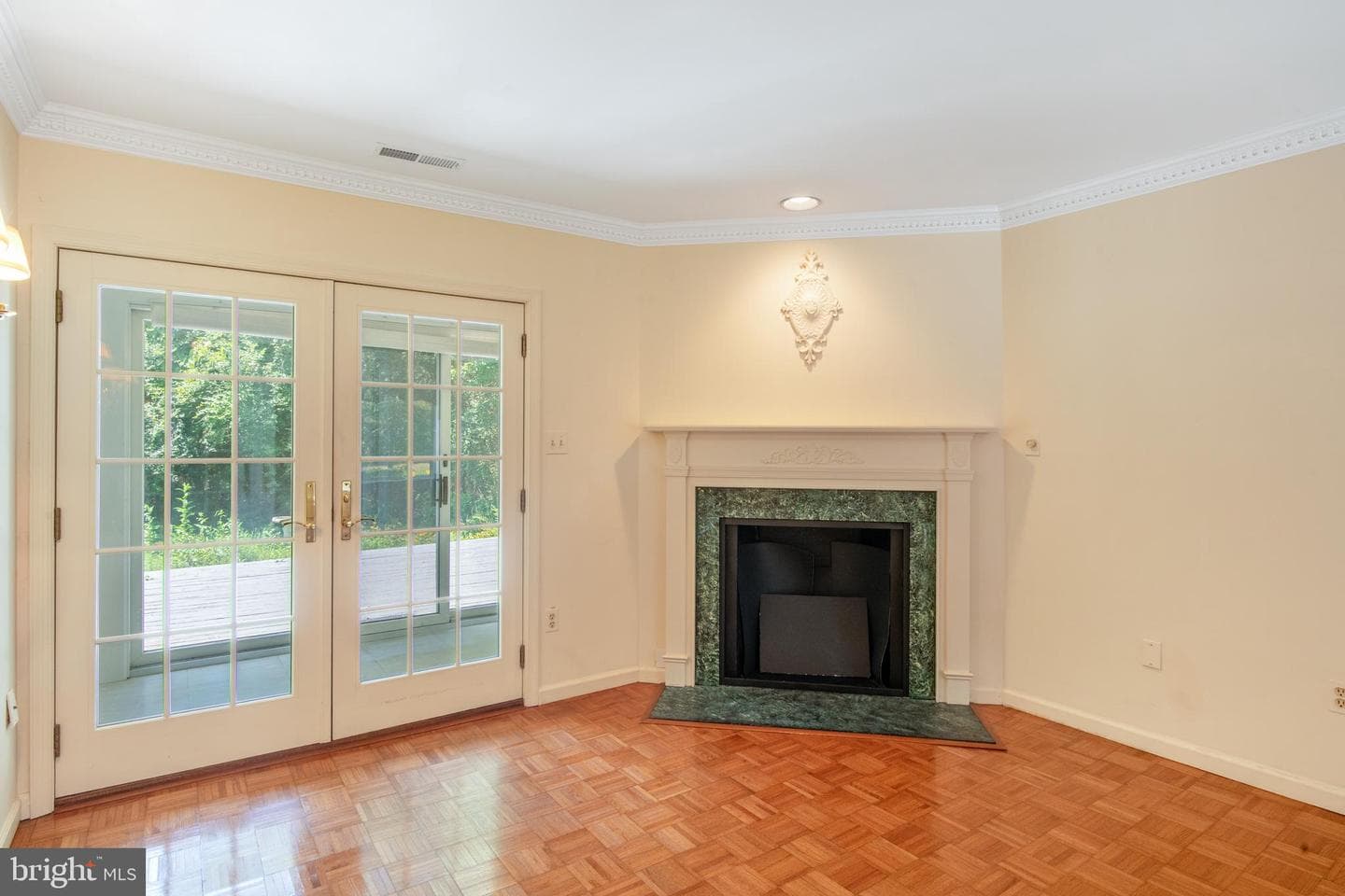 1018 Bayshore Court photo 12