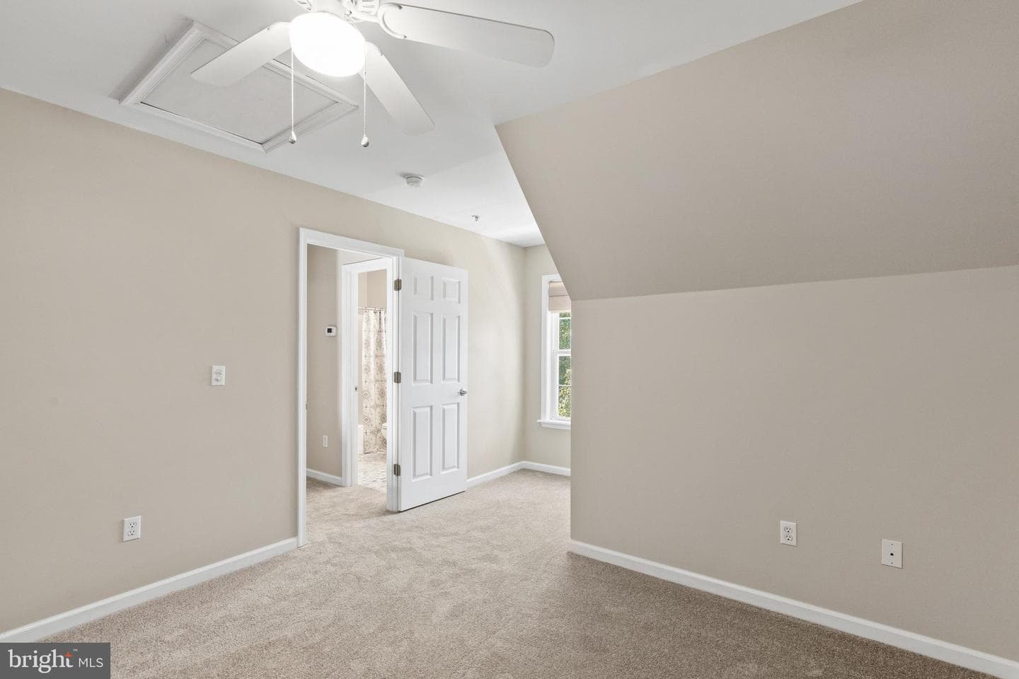 909 Zircon Court photo 26