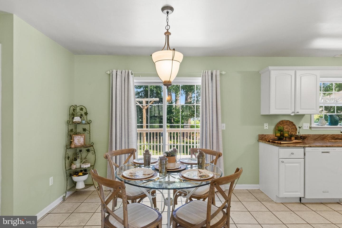 909 Zircon Court photo 7