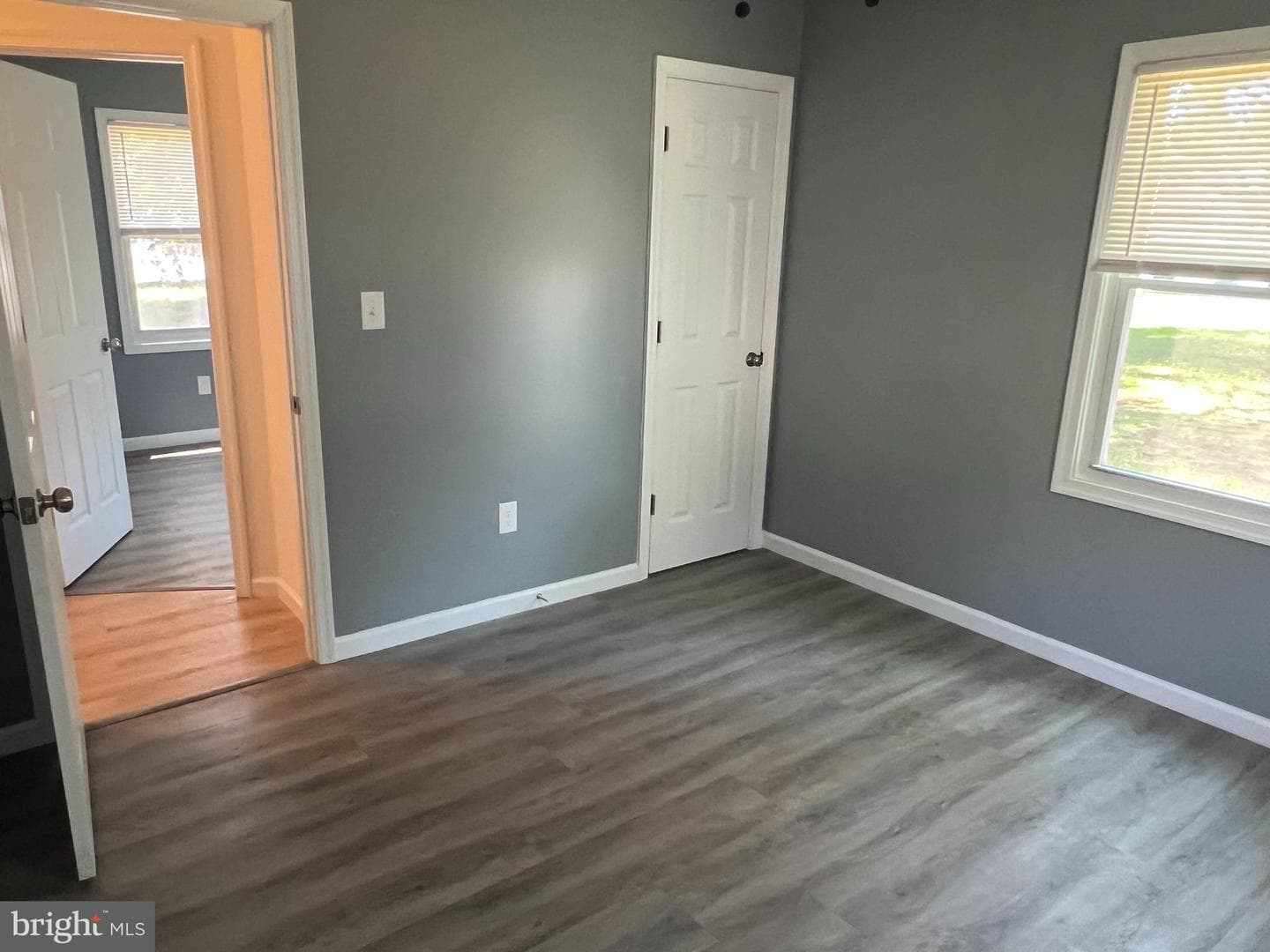 732 Dennis Street photo 17