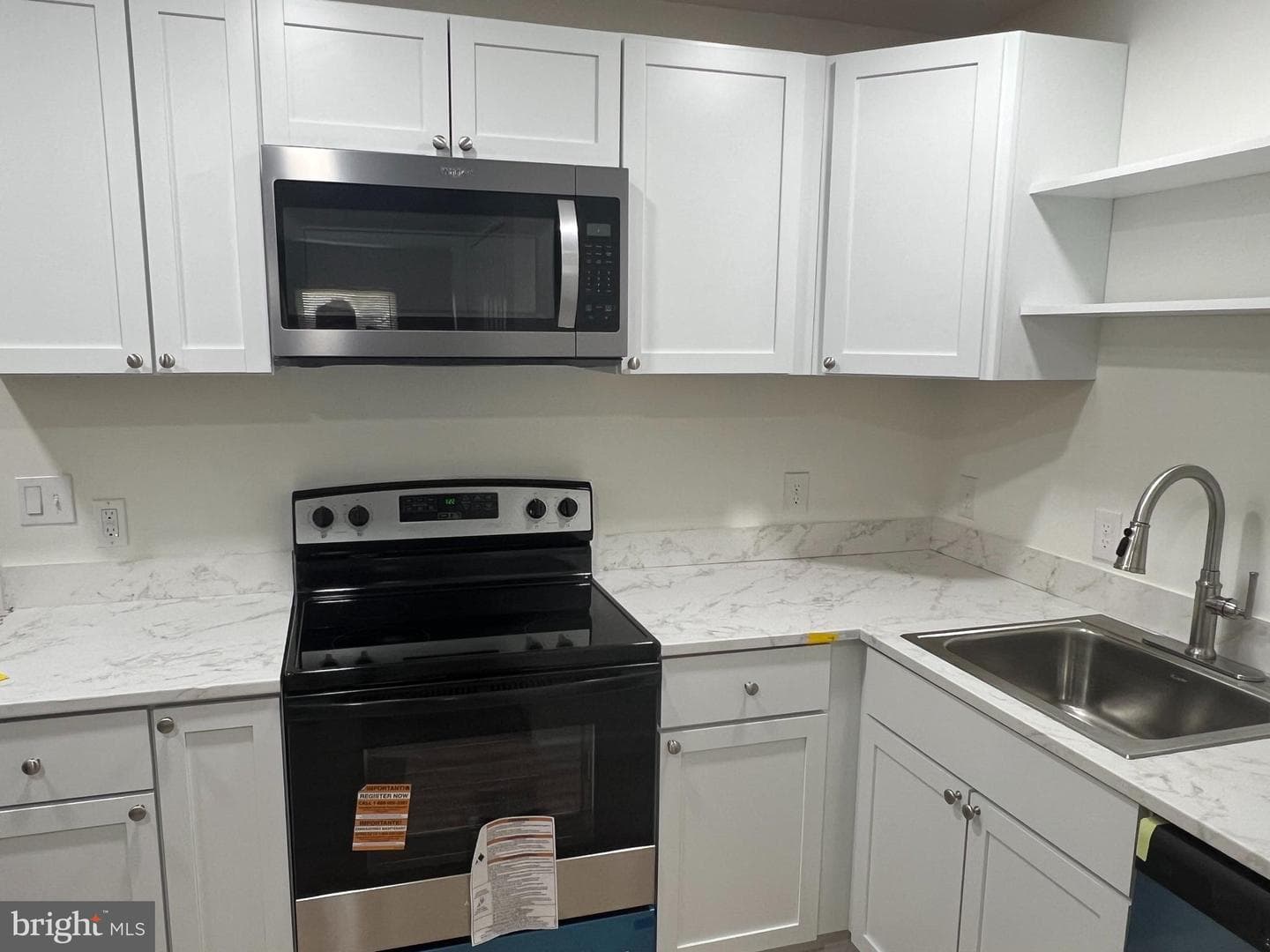 732 Dennis Street photo 6