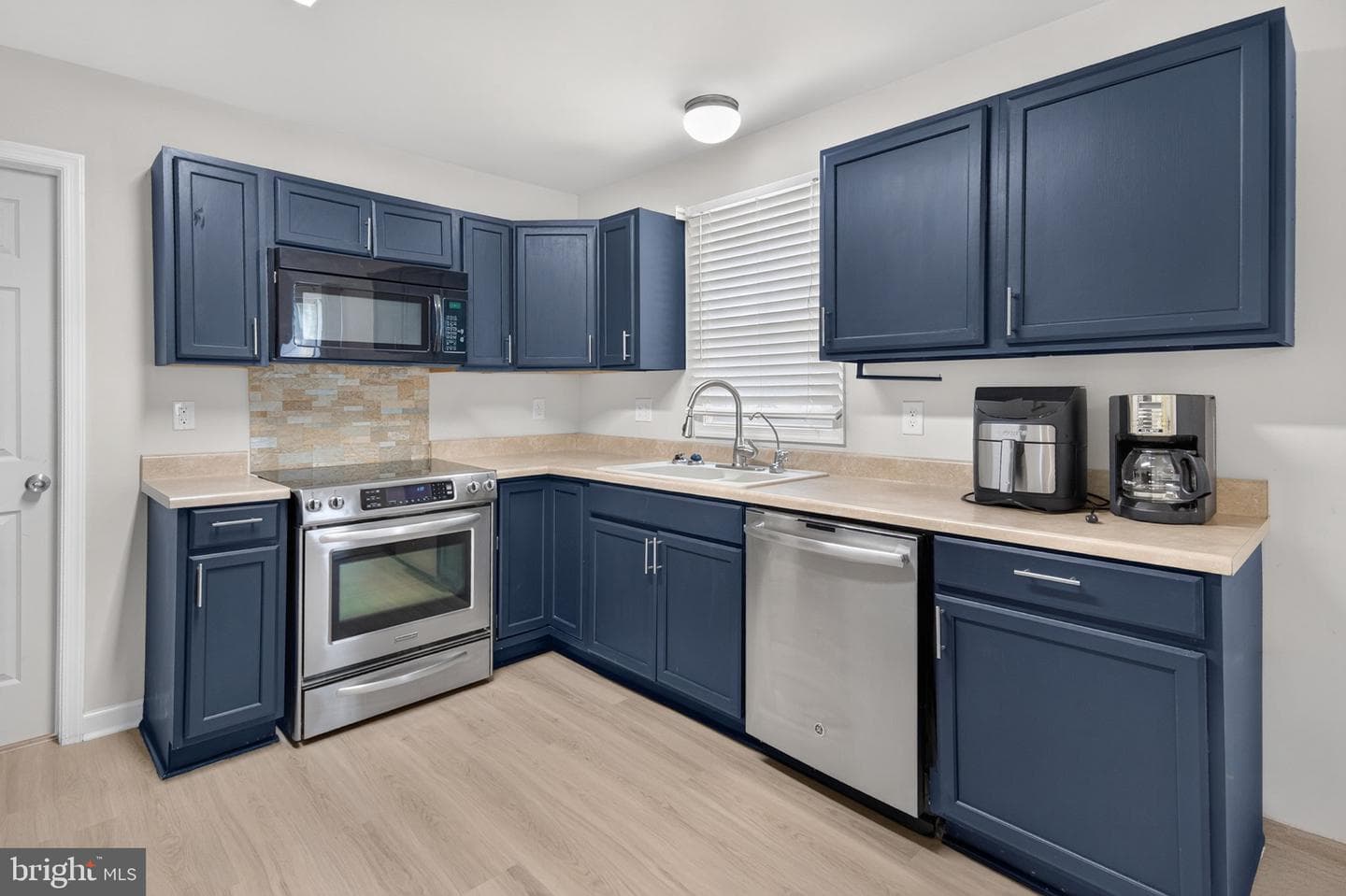 1501 Laurel Drive photo 6