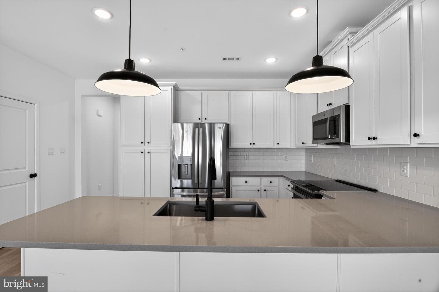 306 Clement Loop photo 6