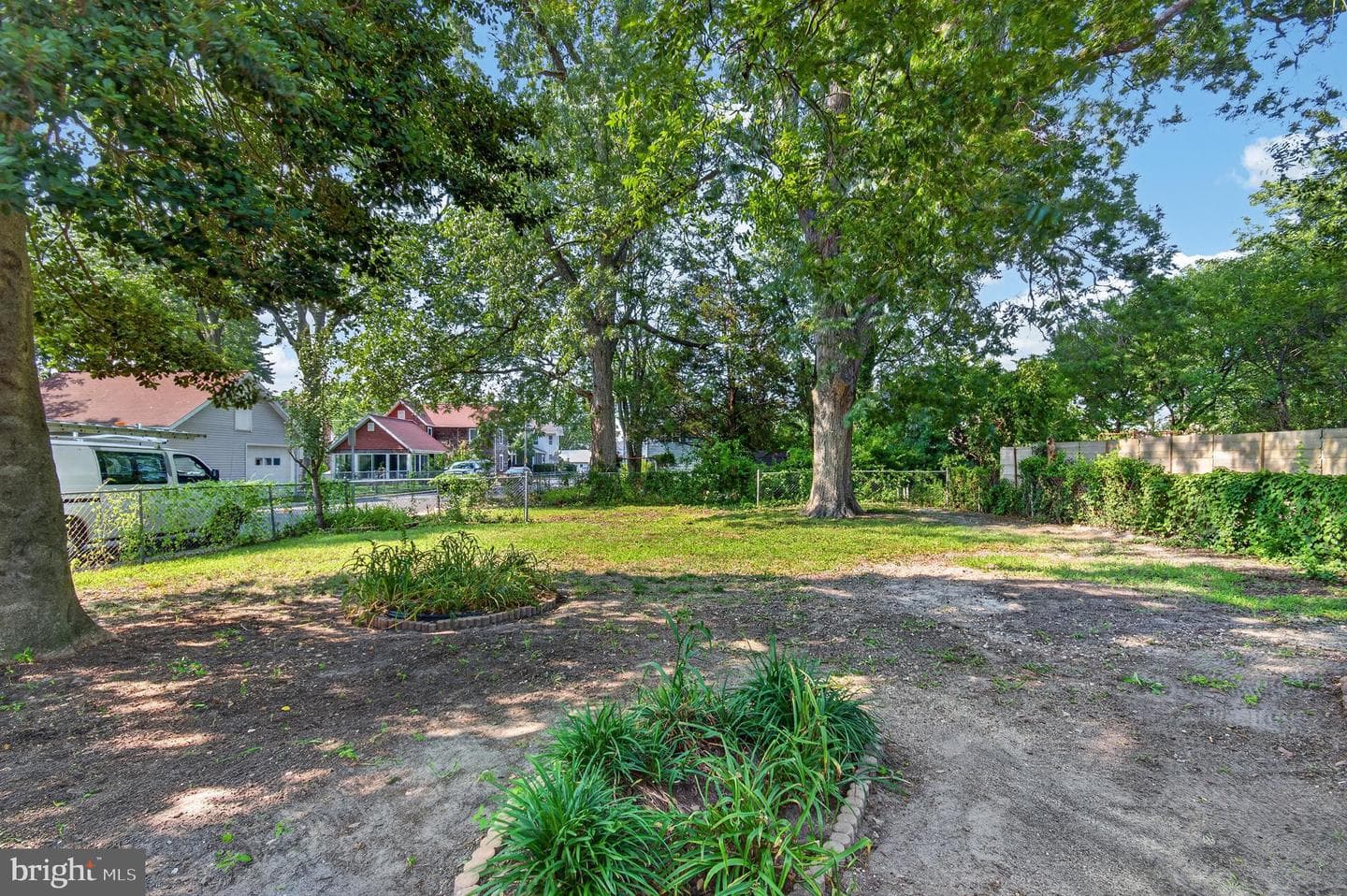 401 E Pine Street photo 33