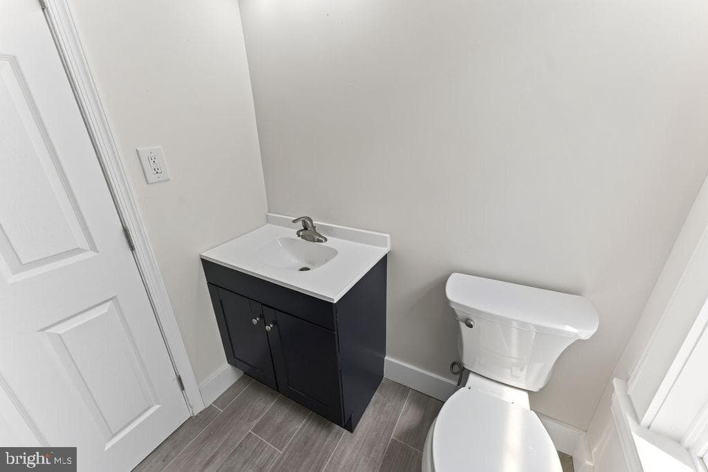 307 Newton Street photo 26