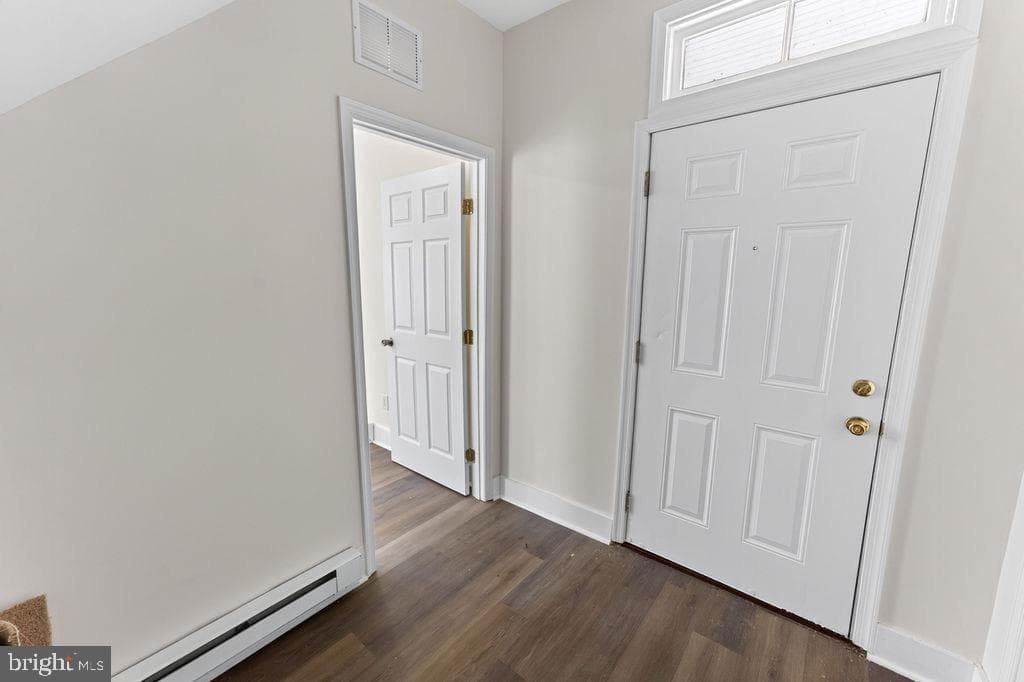 307 Newton Street photo 3