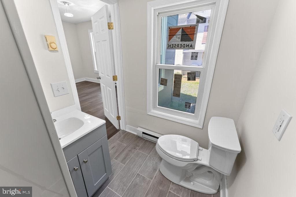 307 Newton Street photo 8