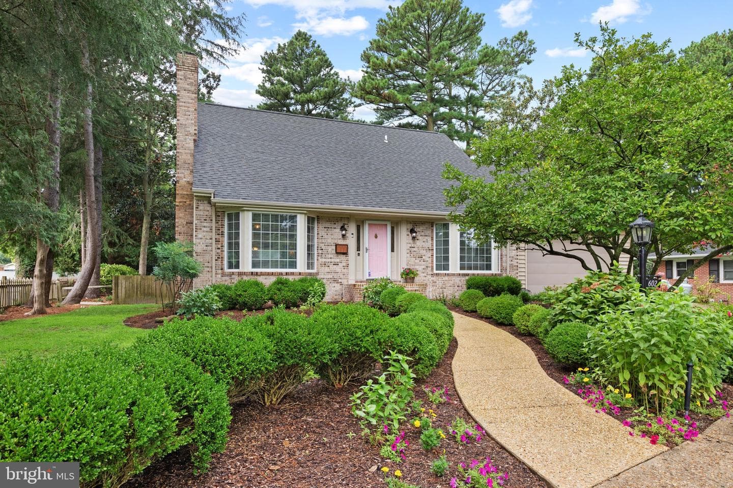 602 Crestview Lane photo 1