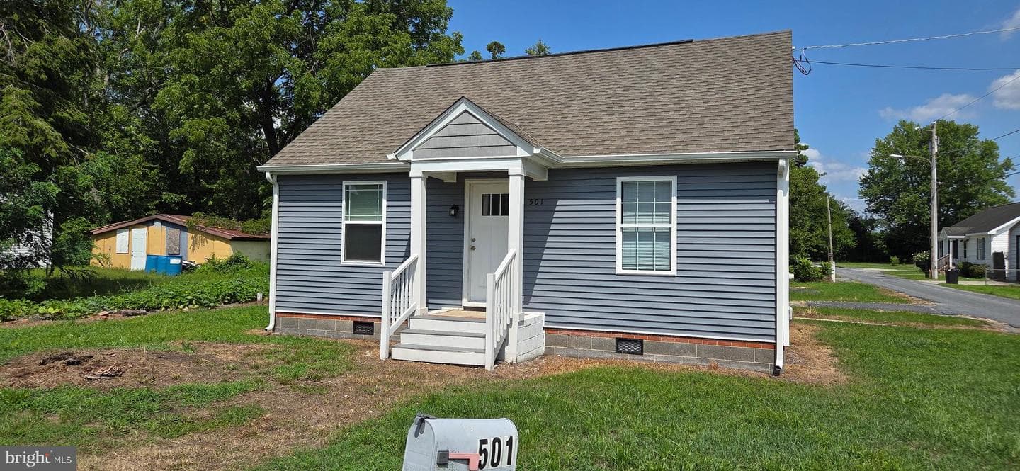501 Hammond Street photo 1