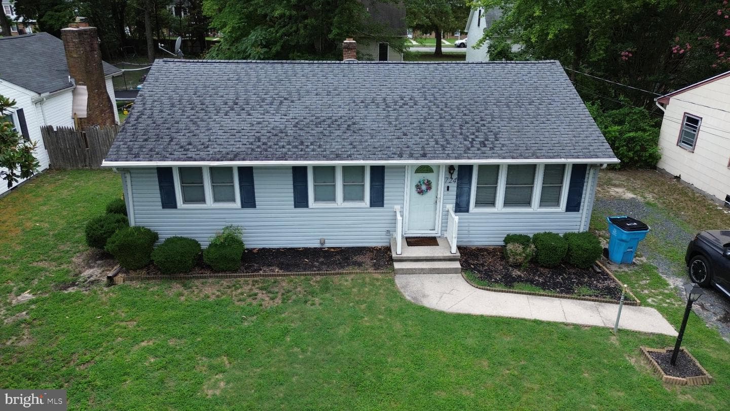 724 Edgar Drive photo 1