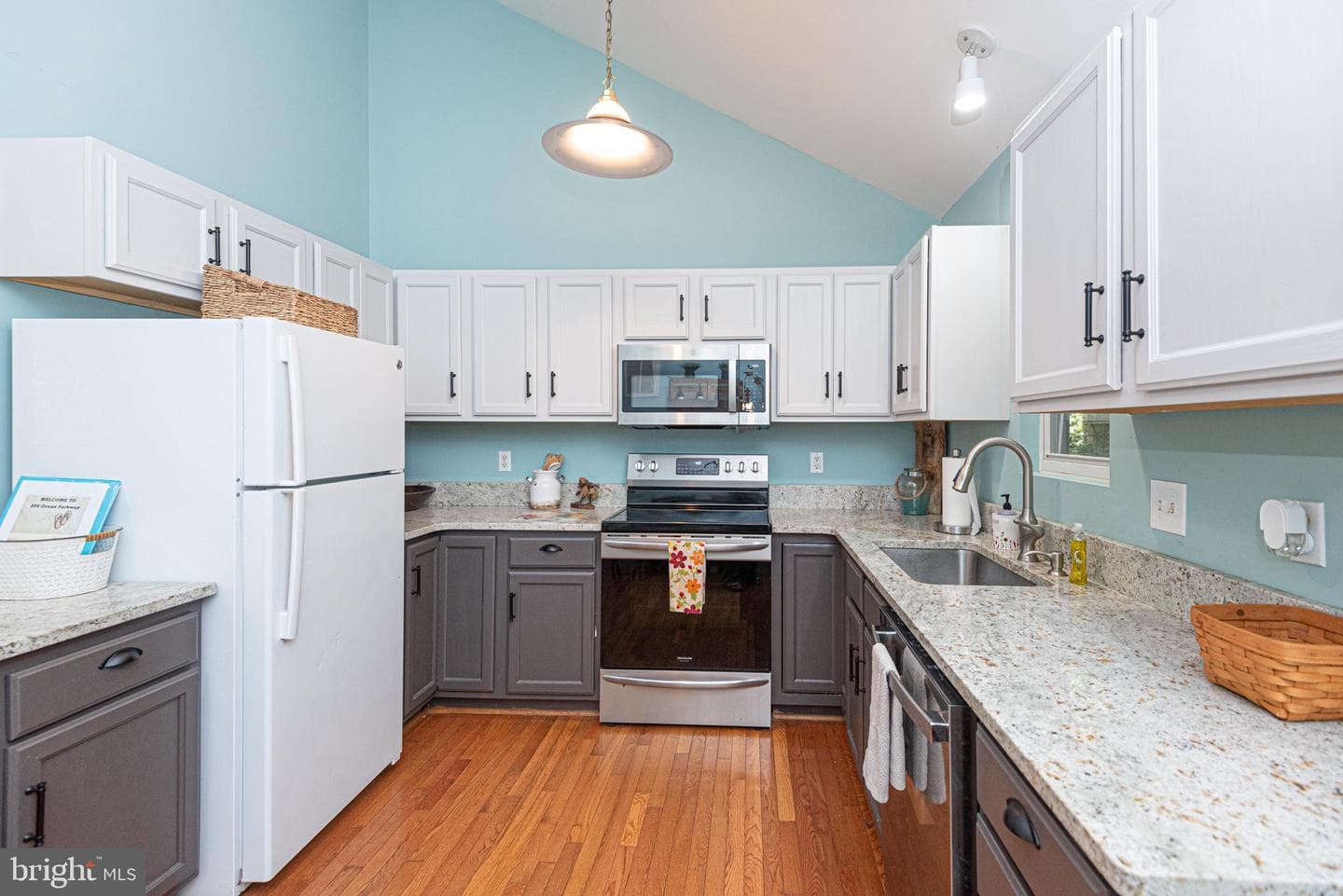298 Ocean Parkway photo 29