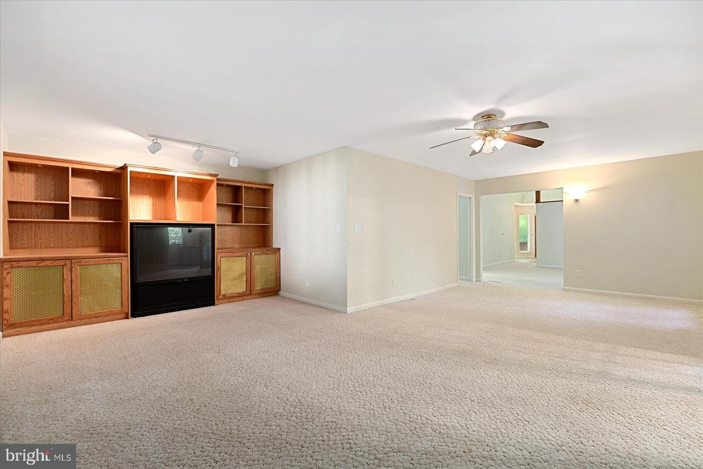 2 Edgewood Drive photo 14