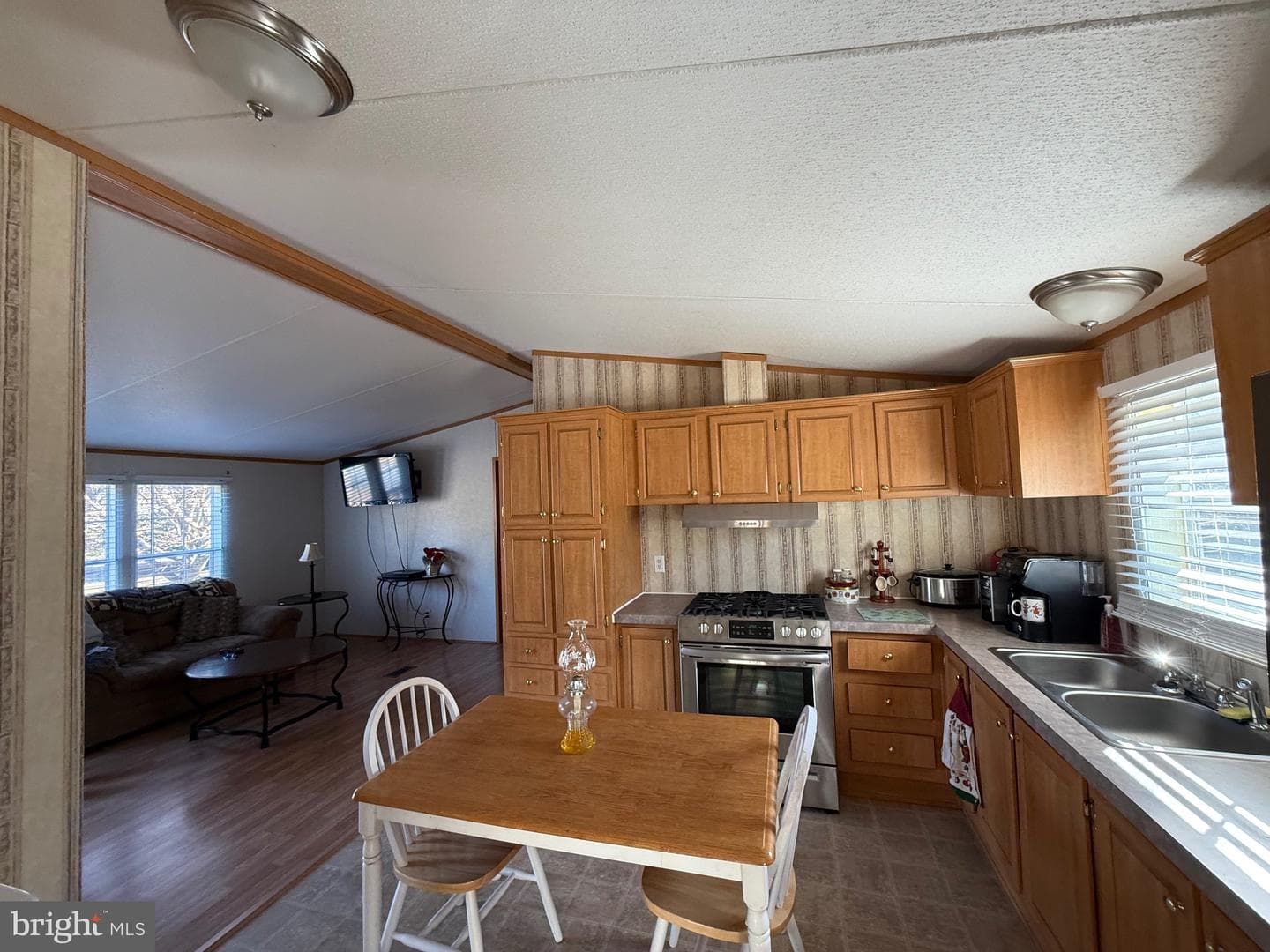 10323 Henry Road photo 13