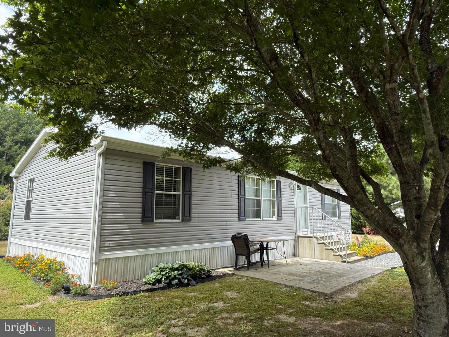 10323 Henry Road photo 3