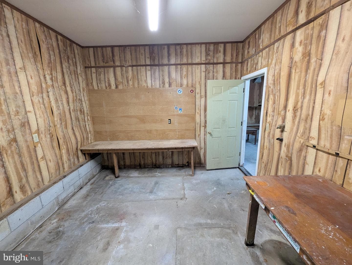 2033 Wildwood Trail photo 28