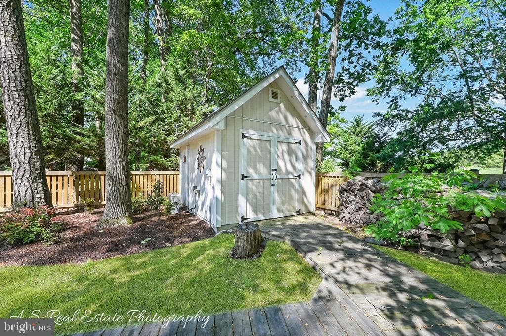 122 Sandyhook Road photo 5