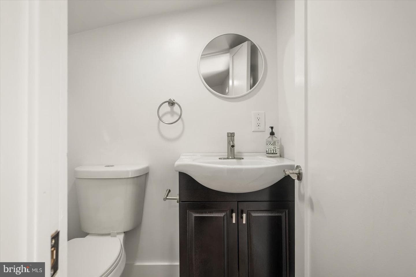 302 William Street photo 25