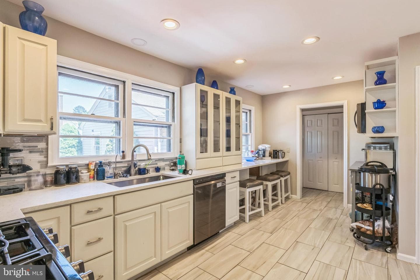 110 Ironshire Street photo 6